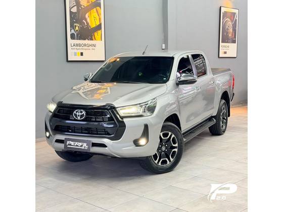 TOYOTA HILUX 2.8 D-4D TURBO DIESEL CD SRV 4X4 AUTOMÁTICO